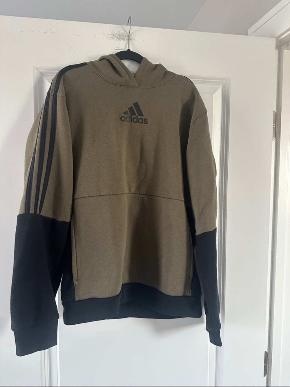 Boys Adidas Hoodie size L (14/16)
